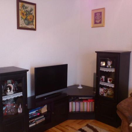 סנג' Apartment Leona מראה חיצוני תמונה