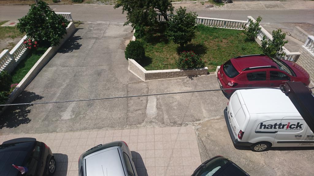 סנג' Apartment Leona מראה חיצוני תמונה